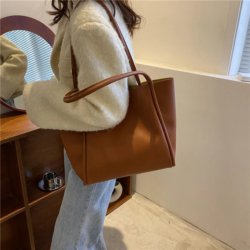 LIORA- Large Carry Bag
