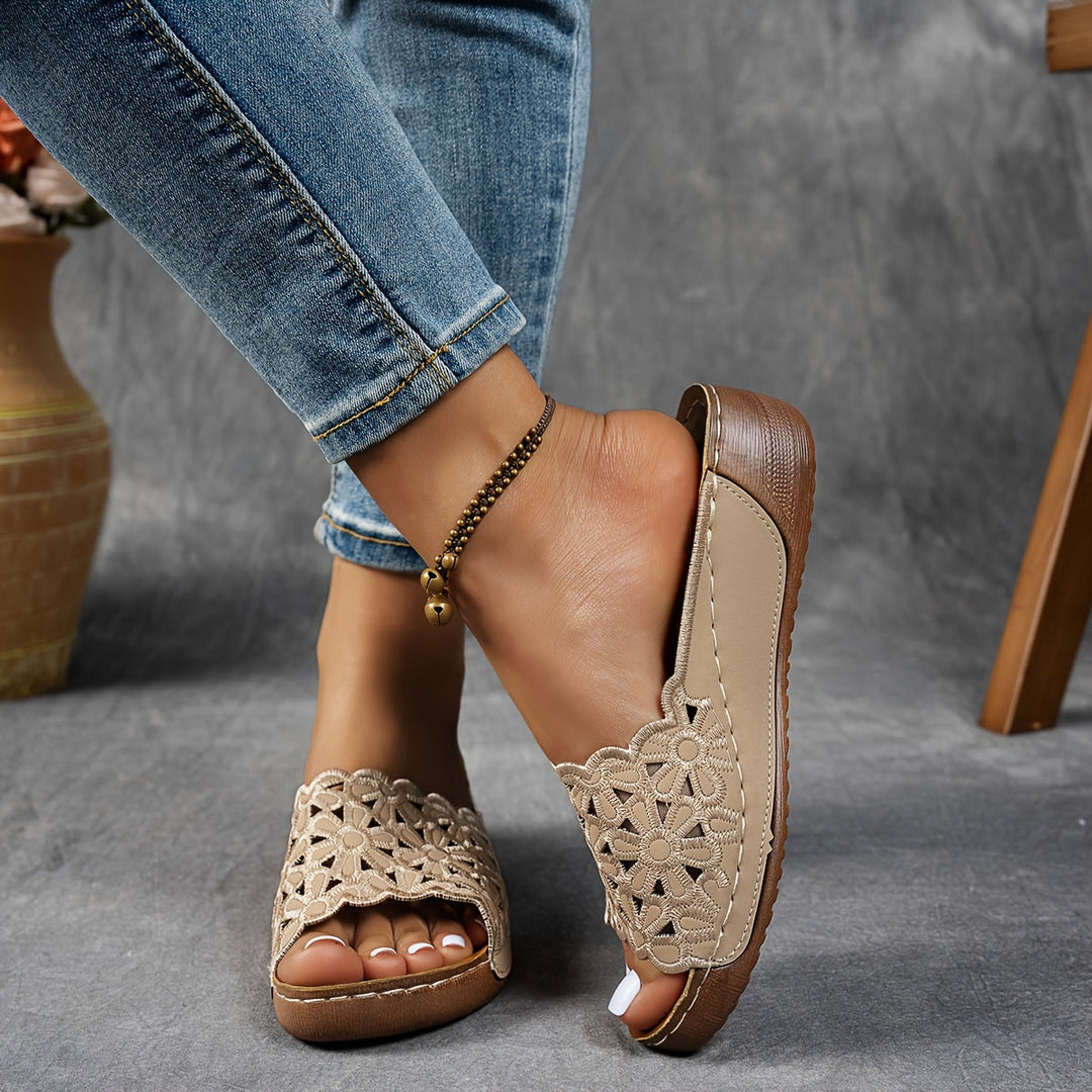Bailey - Stylish and Comfy Sandals
