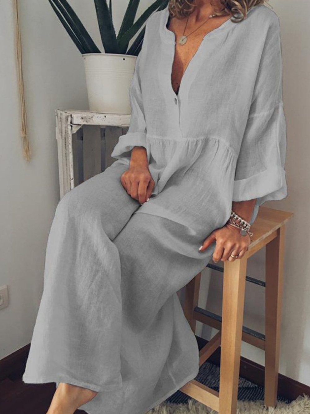 Lysira - Minimal Luxe Dress
