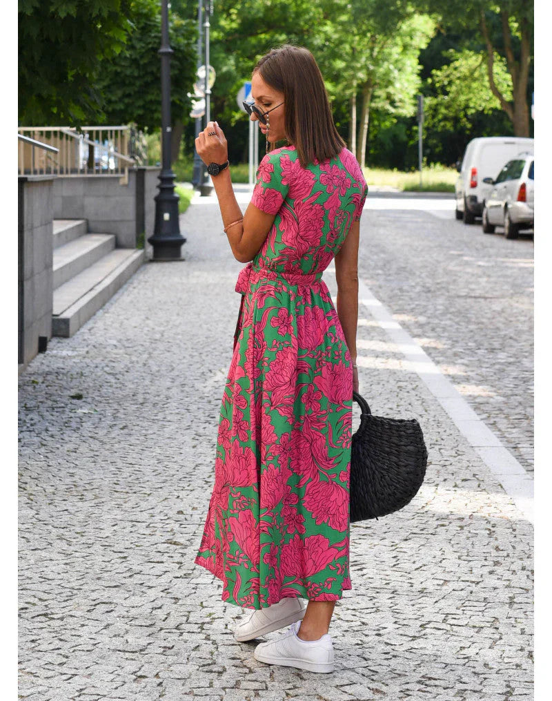 Suzanne – Elegant dress with V-neck