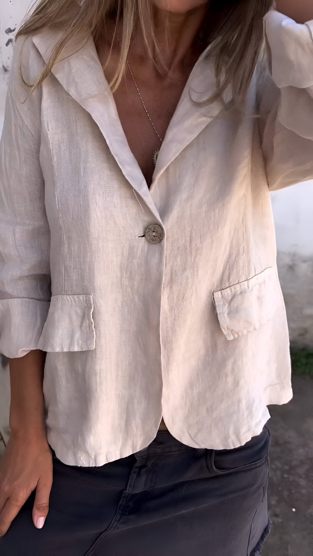 AMAVIRA – LIGHTWEIGHT RETRO-INSPIRED BLAZER